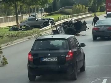 Шофьор загина, като разполови колата си в дърво на столичния бул. "Ботевградско шосе"