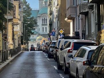 Промениха паркирането в София: По-високи цени, разширени зони и по-скъпи служебни места