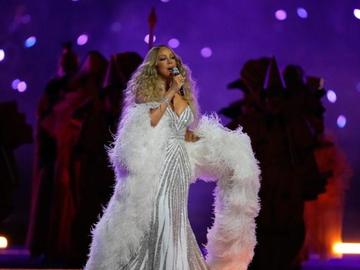 Възхищение и критики след изпълнението на Марая Кери на Олимпиадата в Милано