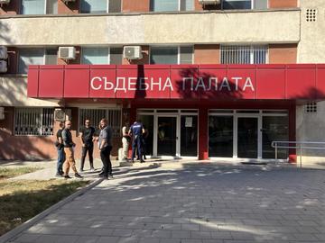 Сигнал за бомба евакуира съда в Кърджали, отложиха делото срещу Лютви Местан