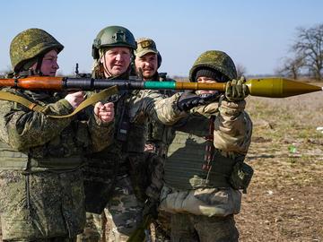 Руските законодатели одобриха призоваването на военна служба да е целогодишно