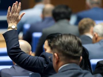 Парламентът излиза в предизборна ваканция