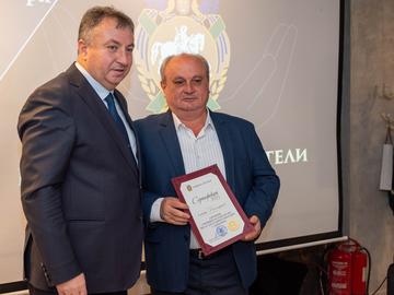 Благодарност за Стефан Живков от училищното настоятелство в Царев брод