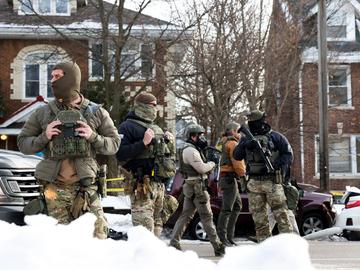 Агент на имиграционните застреля жена на улицата близо до лобното място на Джордж Флойд