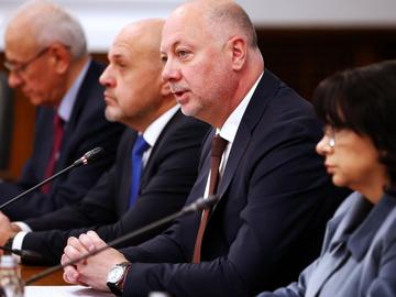 Желязков пред НСТС: Нямаме право да напуснем кораба, не търсим смокинов лист за оцеляването си