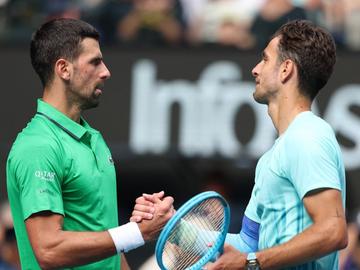 Джокович бе тръгнал към вкъщи, но отказване го прати на полуфинал