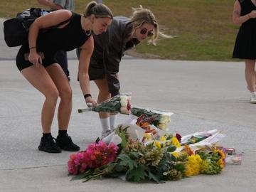 Австралия в национален траур след ужаса на плажа Бонди, затягат законите за контрол над оръжията
