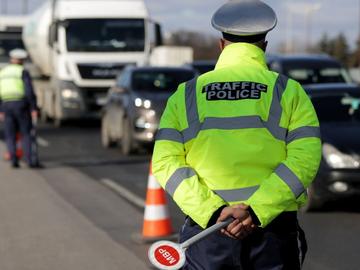 Премиерът внесе нови промени в Закона за движение по пътищата, месец след последните