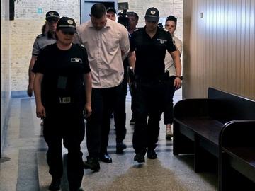 Съдът остави в ареста 20-годишния шофьор, от чийто удар загинаха момиче и момче край Мездра
