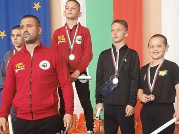 Борис Ивалинов от "Борба" Шумен е бронзов медалист от държавното за деца