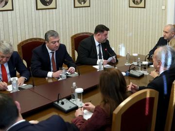 БСП при Румен Радев: С удължителен бюджет поставяме под заплаха уязвимите