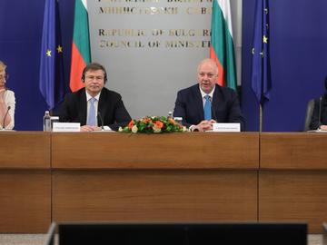 Росен Желязков: Няма причина за паническо харчене и обмяна в евро