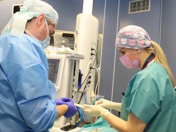 Млад мъж получи своето великденско чудо след усилията на лекари от 3 болници