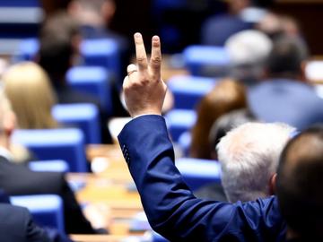 6 парламентарни групи има в НС, ясни са шефовете им и заместниците на Доцова