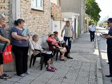 Внимание! Измамници лъжат баби, че ще им увеличат пенсиите