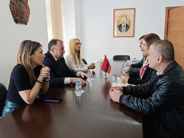 Кметът на Шумен се срещна с арменския посланик в България Цовинар Амбарцумян