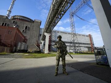 Зеленски: Положението в Запорожката АЕЦ е критично