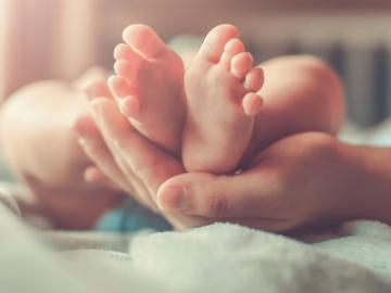 54-годишна гъркиня роди от замразен преди 22 г. ембрион