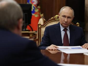 Русия изпраща отвлечените украински деца на фронта да се бият срещу бащите си