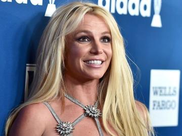 Бритни Спиърс се завърна смело в социалните мрежи, позирайки само по бельо