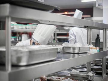 Кухненско оборудване за ресторант: как да планирате кухнята преди откриване?