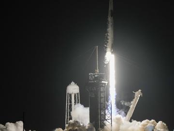 NASA и SpaceX успешно стартираха мисията Crew-11